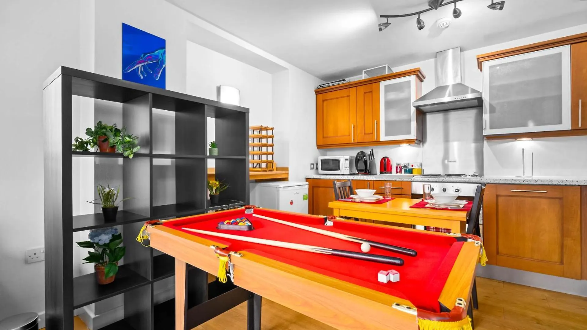 Central Flat Pool Table Balcony شيفيلد 0*,